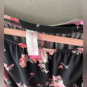 Ladies top smoke free home